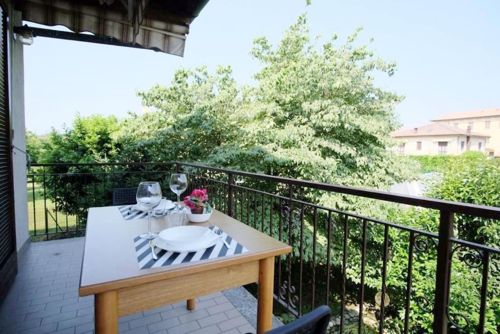 Villa Il Vecchio Kiwi - House With Private Garden Oleggio Castello Esterno foto